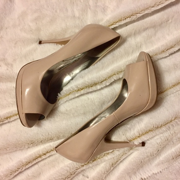 Guess Shoes - 邏Guess Nude Peep Toe Platform Heels